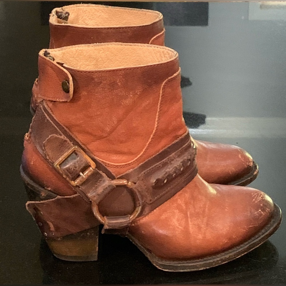 Freebird by Steven Elpso Harness Ankle Boot, Size 7 - Picture 9 of 14